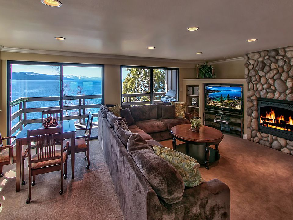 2nd image of 475 Lakeshore Blvd #6