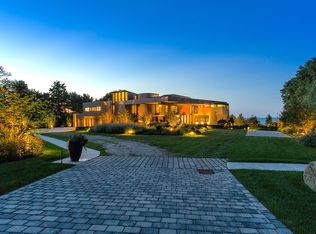 88 Old House Ln, Port Washington, NY
