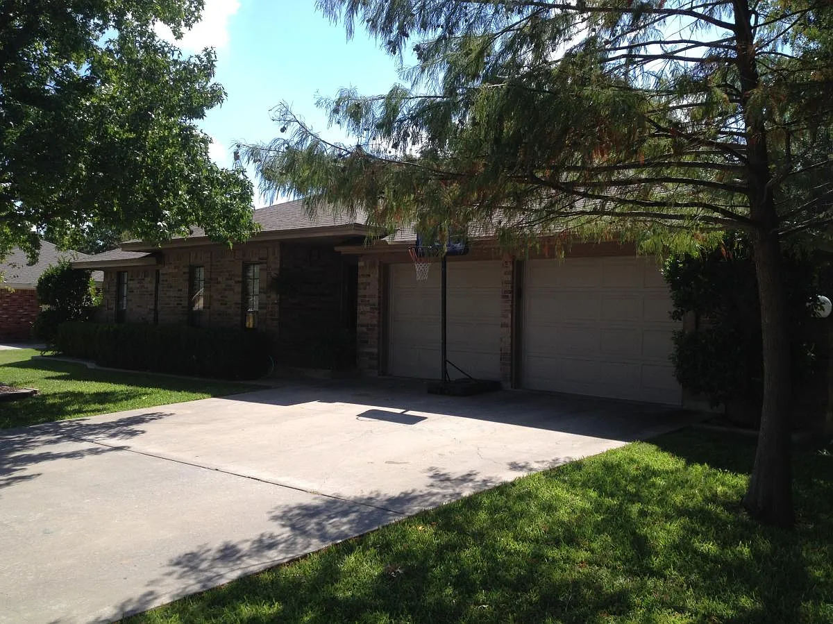 3 bed, 1450 sqft, $1,800 — Photo 2