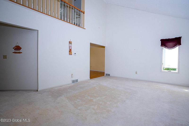 3rd image of 18 Valleywood Drive