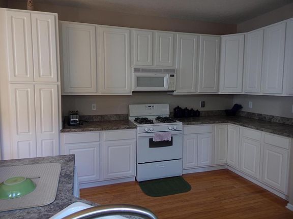 2nd image of 8136 Artisan Way