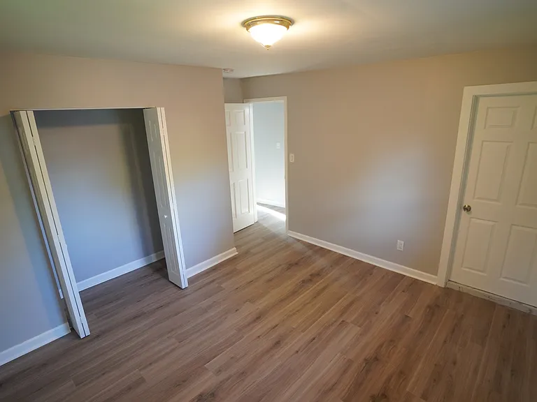 1501 N Freund Ave — Photo 15