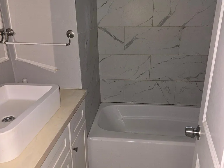 2391 Beverly Ln SW — Photo 10
