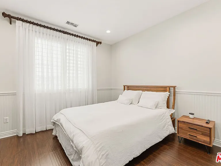 11564 Apulia Ct — Photo 33