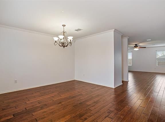 5th image of 802 Moss Glen Trl