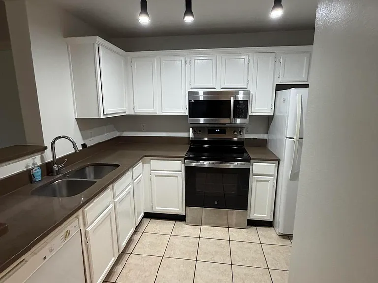7701 Timberlin Park Blvd #1131 — Photo 2