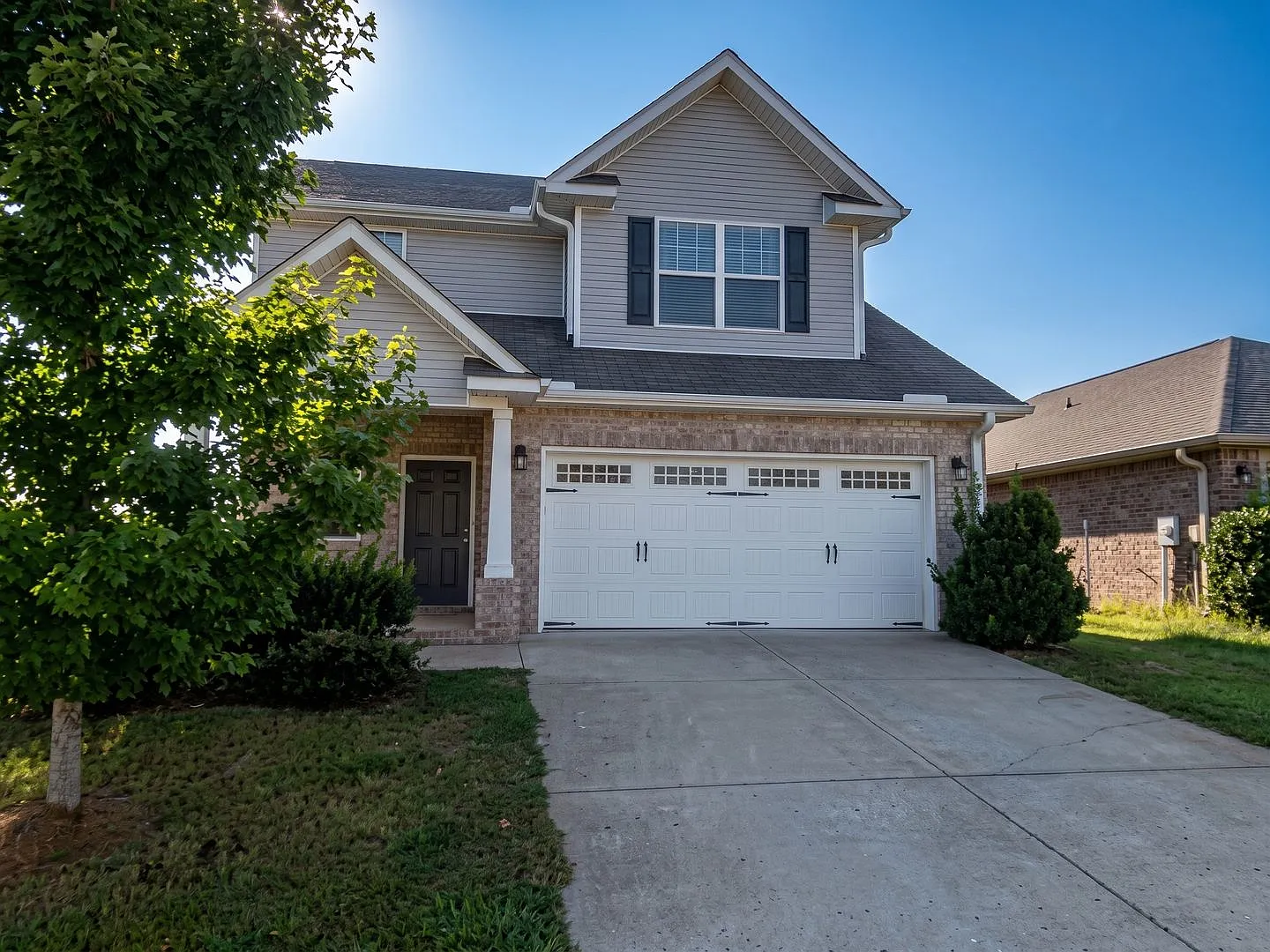 102 Daymark Drive — Photo 2