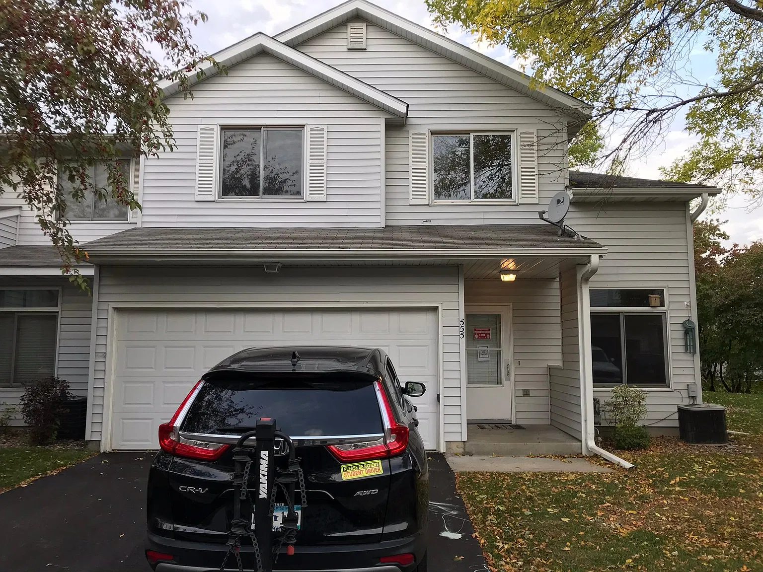 3 bed, 1.5 bath, 1420 sqft, $2,300 — Photo 3