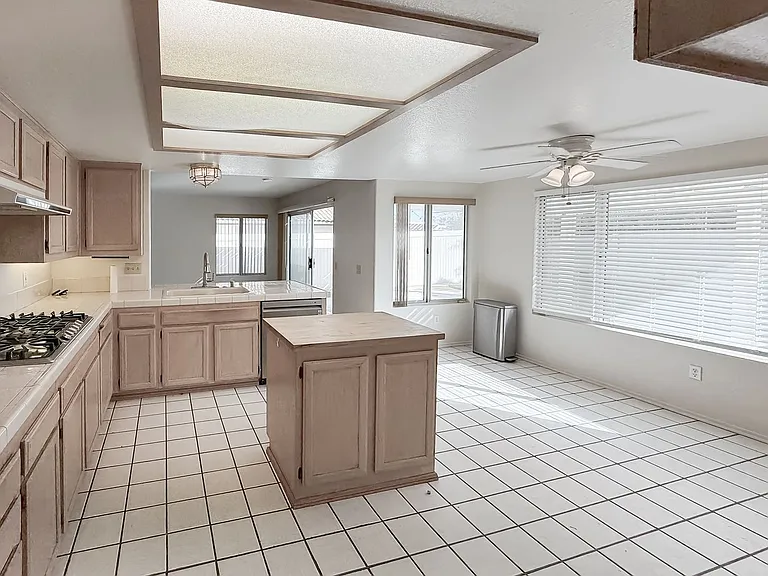 40041 Zamura Ct — Photo 10