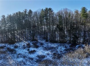 Indian Hill Rd SE, Uhrichsville, OH 44683