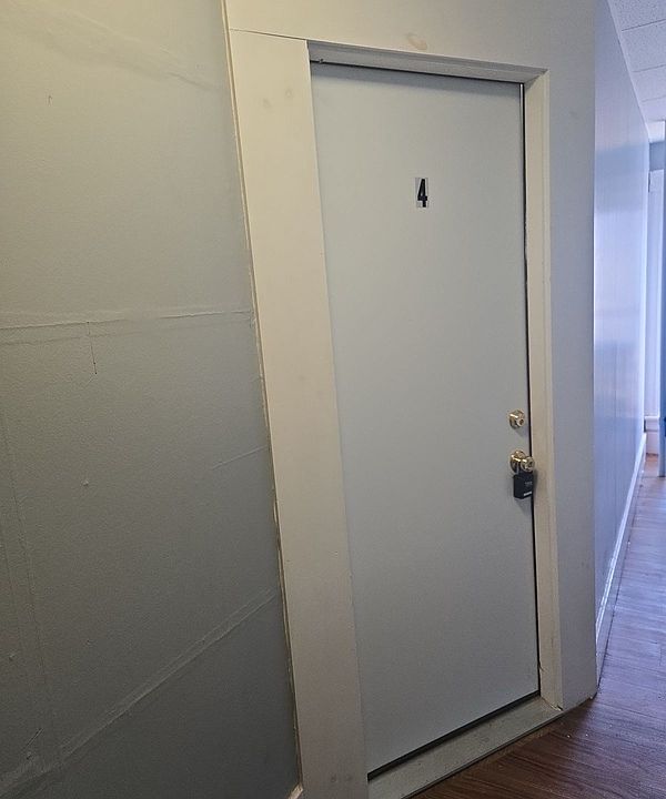 1st image of 334 Clay St APT 4