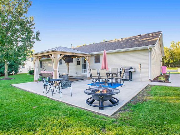 4th image of 19084 Meadowflower Dr