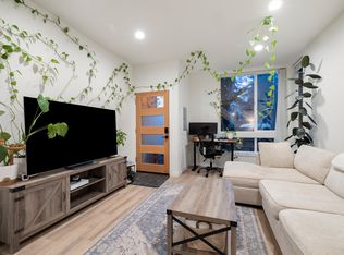 1710A N 47th St, Seattle, WA 98103