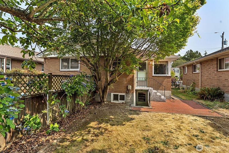 5th image of 8361 30th Avenue NW