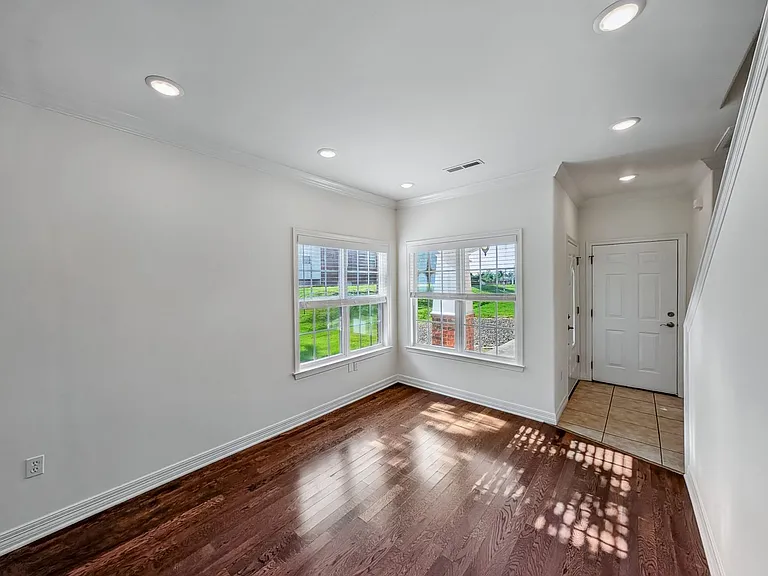 904 W Dixson St — Photo 7