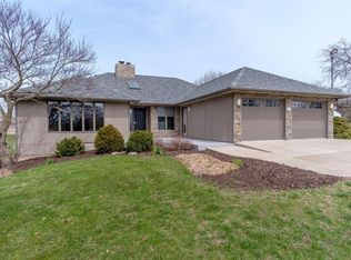 5203 E Cottage Ln, Columbia, MO 65201