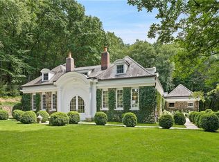 38 Taylor Rd, Mount Kisco, NY 10549