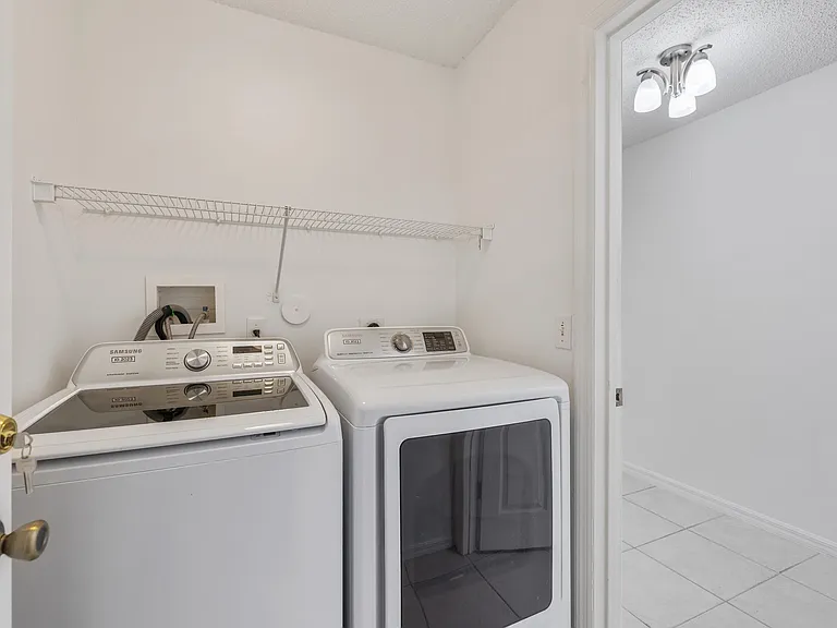 3800 Woodfield Dr — Photo 35