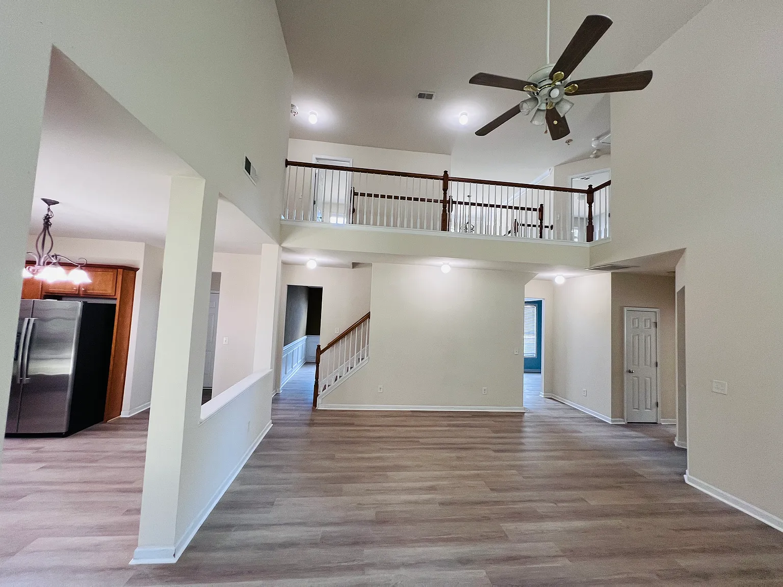 4 bed, 2.5 bath, 3100 sqft, $2,700 — Photo 3
