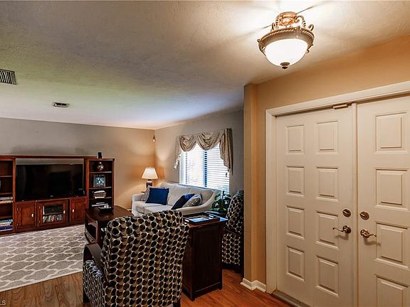 2nd image of 26951 Villanova Ct