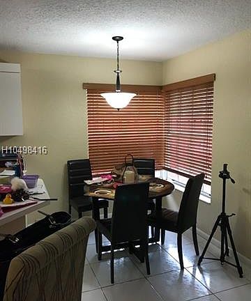 5th image of 3348 Lincoln Way