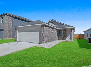 2218 Collins Aly, Converse, TX 78109