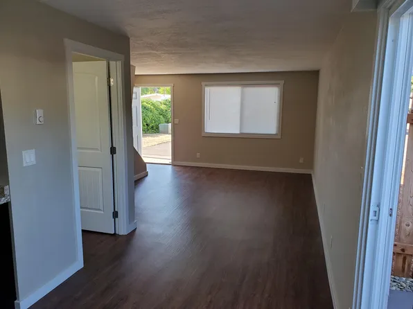 509 Mary Neal Ln, Creswell, OR 97426