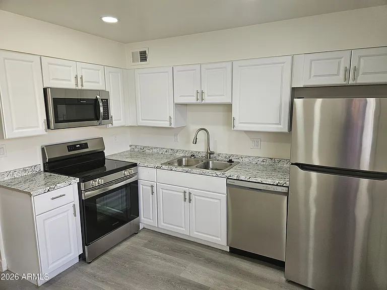 6043 N 23rd Ave #5A — Photo 4