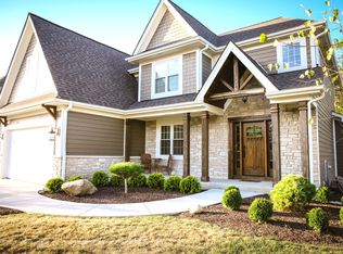 687 Maple St, Lake Geneva, WI 53147