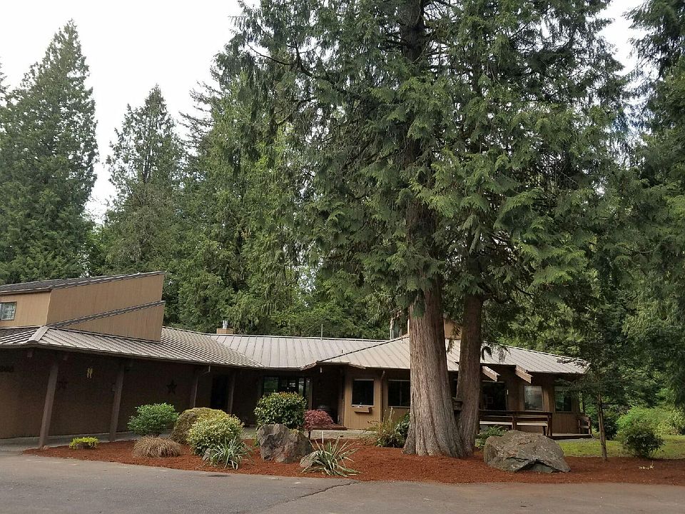 1st image of 18808 NE Cedar Dr