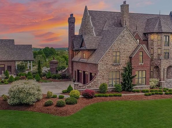 100 Dunrobin Ln