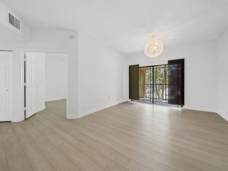 3020 Alcazar Pl #202 — Photo 9