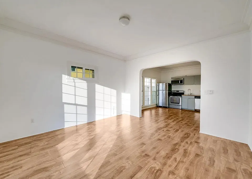 132 S Mountain View Ave #1/2