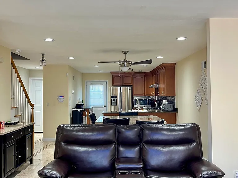 264 Midland Ave #32 — Photo 4