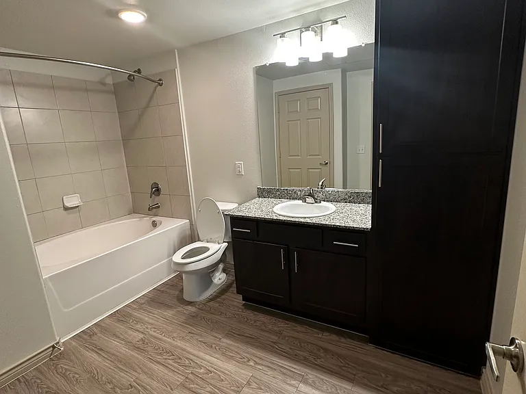 Bella Palazzo Luxury Apartment Community — Photo 41