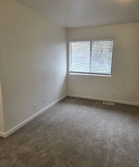 11233 Axtell St — Photo 7