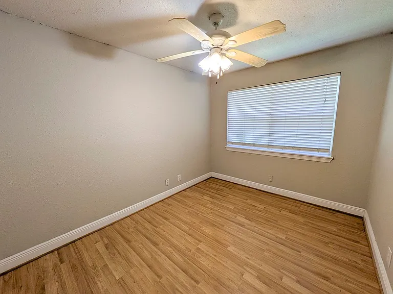5031 Simpson Ave — Photo 16
