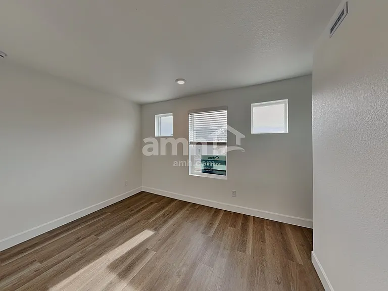 10057 Atchinson Ct — Photo 11