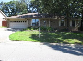 1310 Huntsmoor Rd, Sherwood, AR 72120