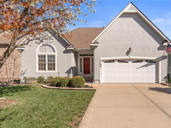 5104 W 159th Ter, Overland Park, KS 66085