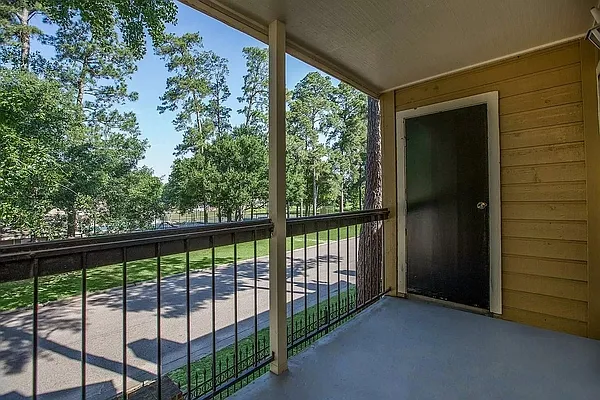 Riverwalk Apartment Homes — Photo 4