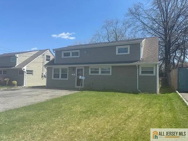 346 Ella Ave photo 1