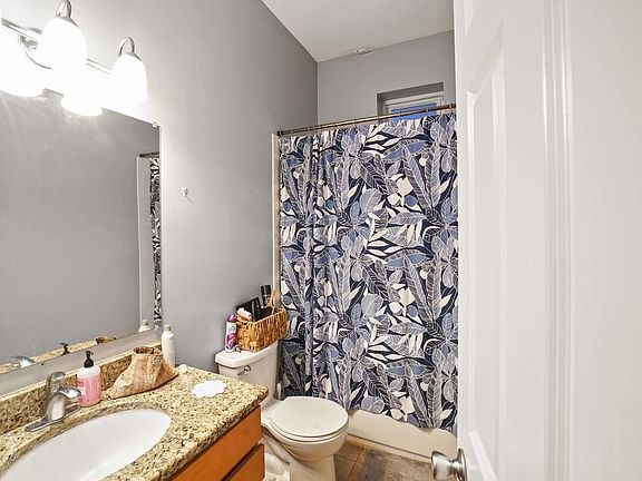 4th image of 727 S Claremont Ave #1