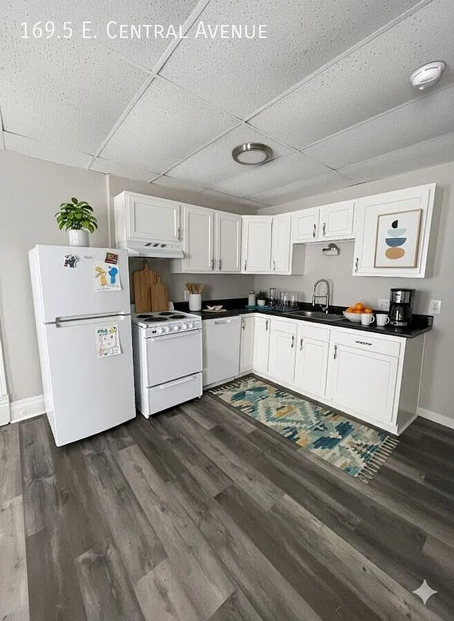 Newly Updated 2 Bedroom In Downtown Delaware Coming Soon! — Photo 2