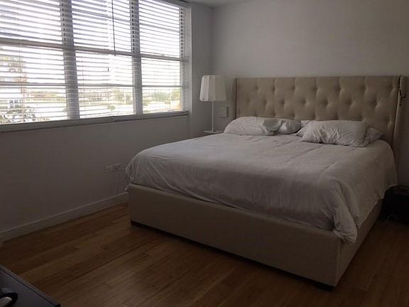 5th image of 905 Brickell Bay Dr APT 402
