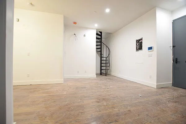 Rented by null | media 23