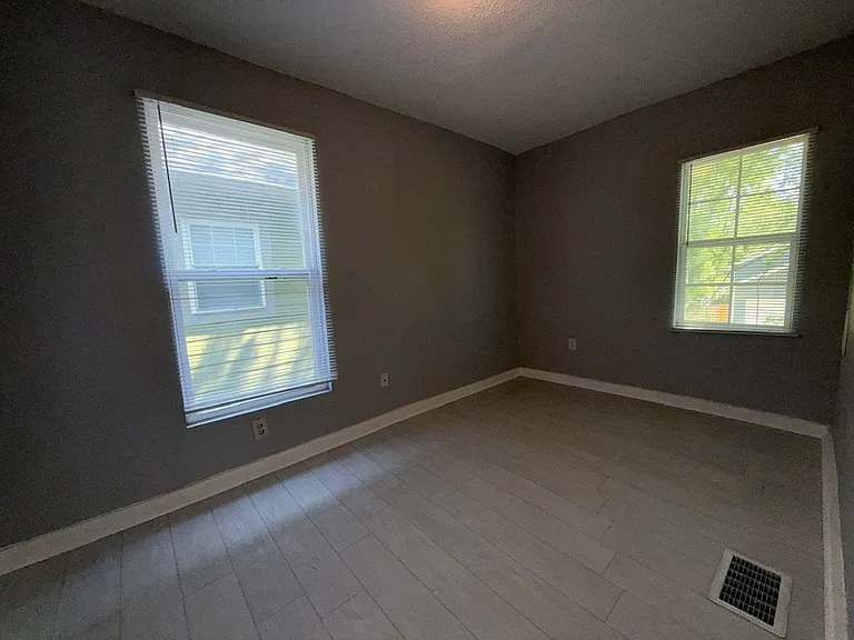 627 N Tacoma Ave — Photo 13