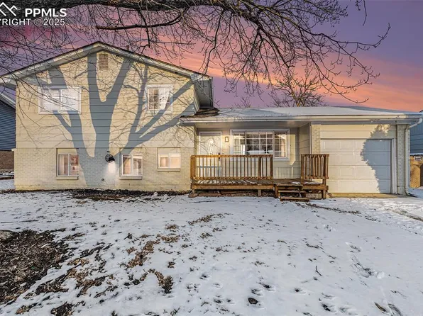 11 Clover Cir W, Colorado Springs, CO 80906