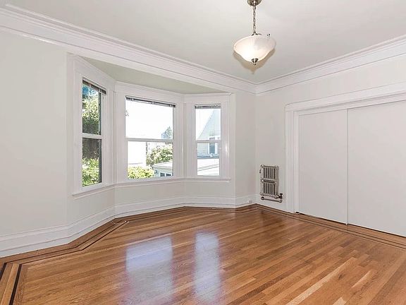 2nd image of 2614 Gough St #4