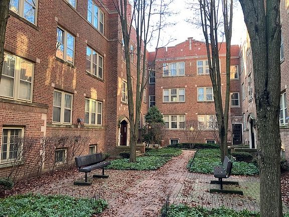 4th image of 221 N Oak Park Ave APT 3W